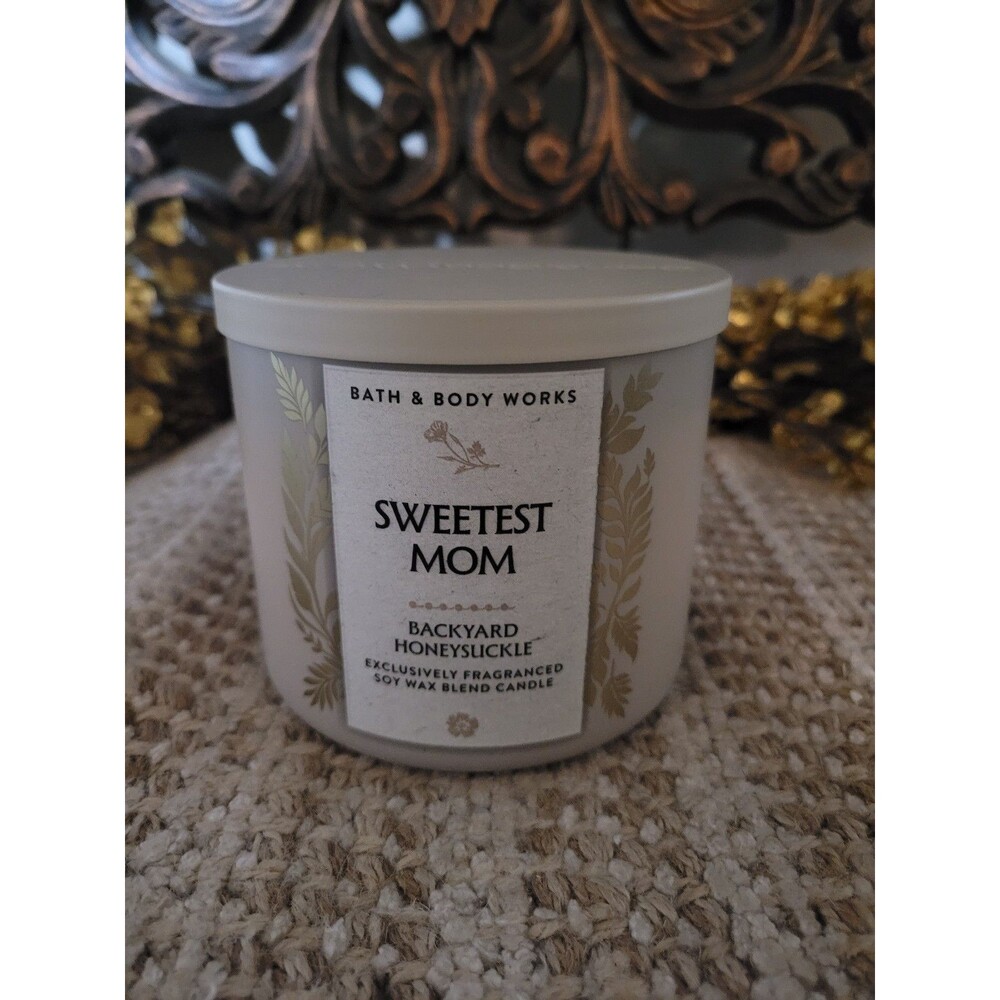 Bath & Body Works Sweetest Mom Backyard Honeysuckle 3-wick Candle